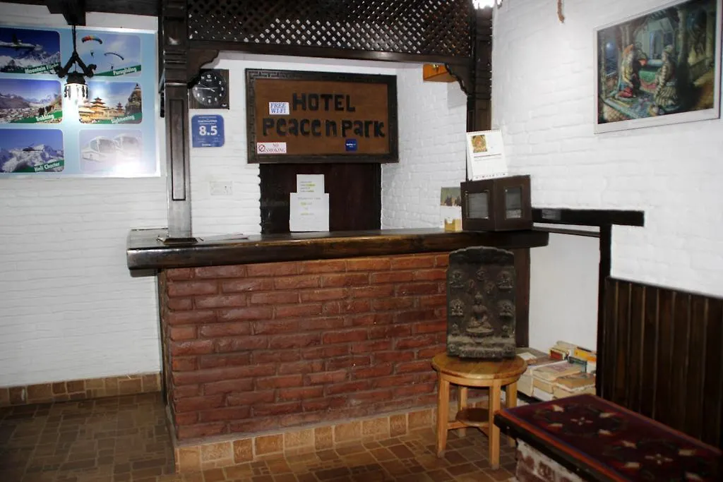 Hotel Peace N Park Katmandú Bed and breakfast